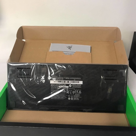 BlackWidow V3 Mini Hyperspeed Phantom Edition 65% Wireless Gaming Keyboa… - Picture 8 of 10